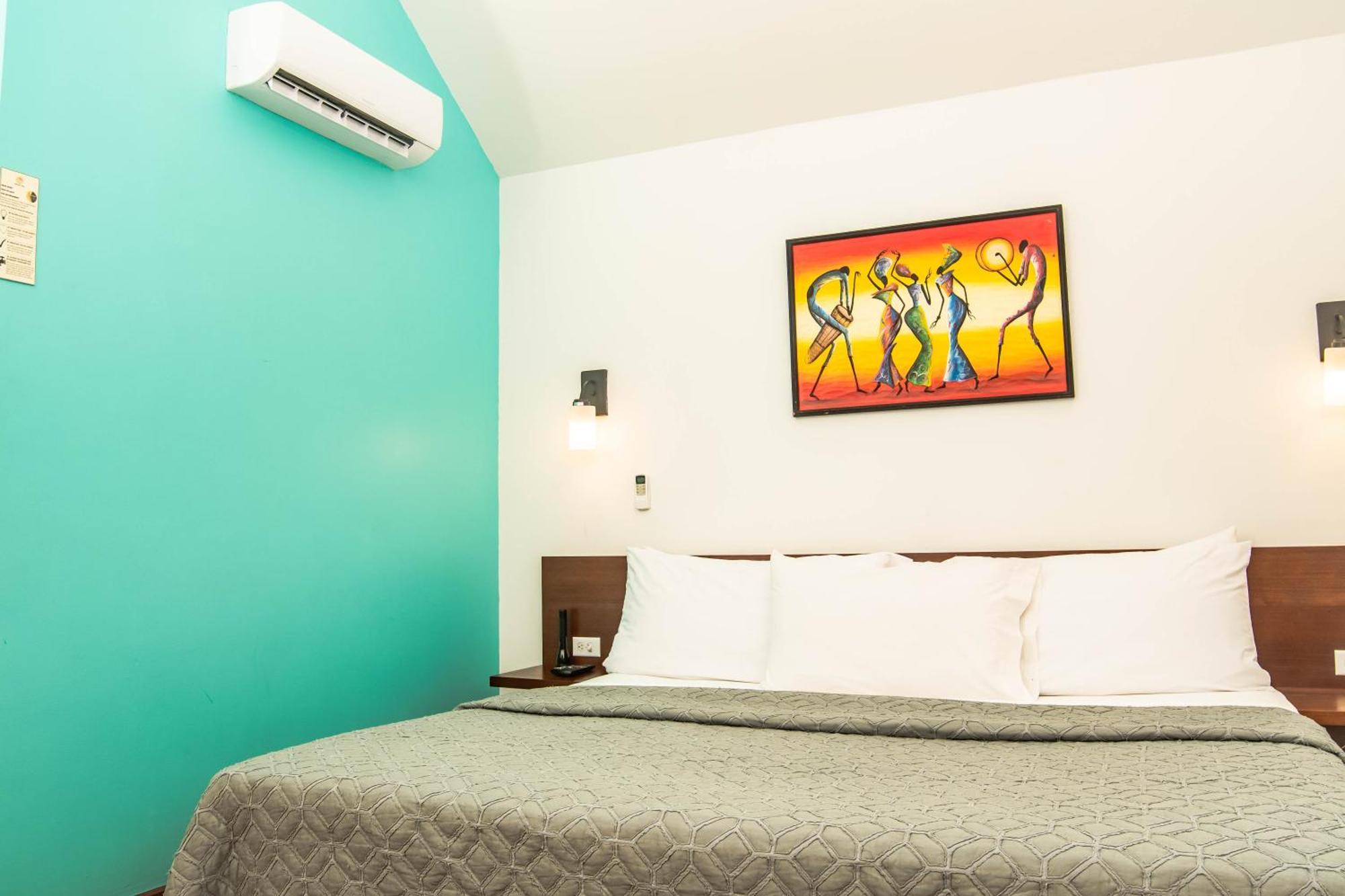 Harbour View Boutique Hotel & Yoga Retreat Белиз Сити Стая снимка